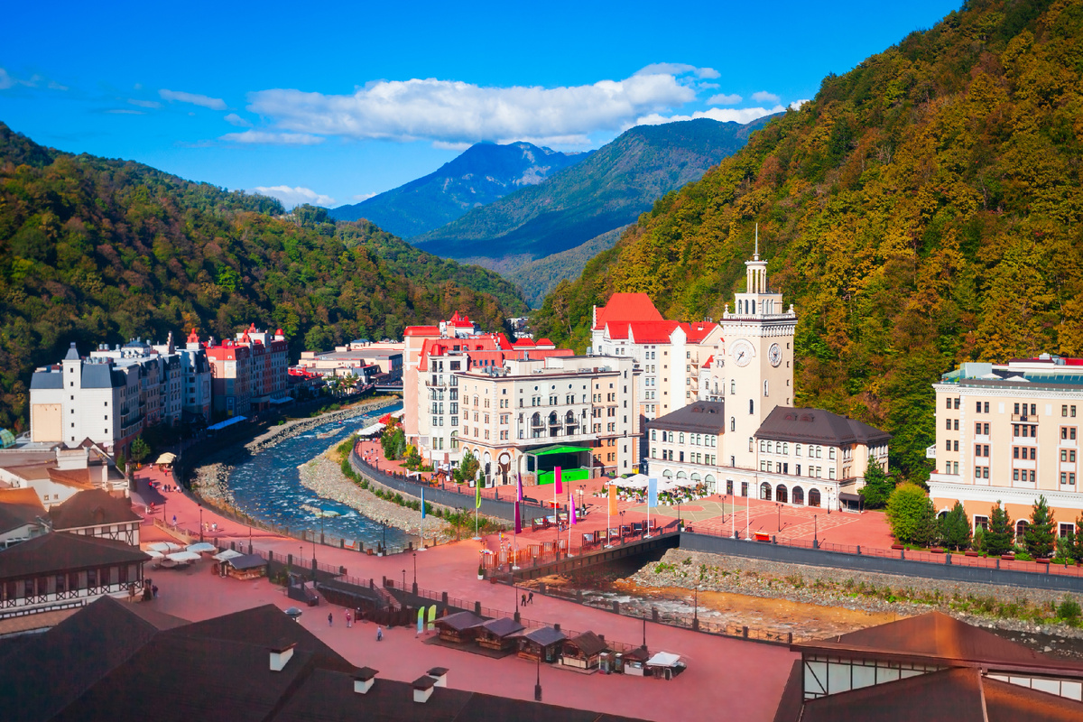 Панорамный вид на Розу Хутор. Источник фото: www.shutterstock.com