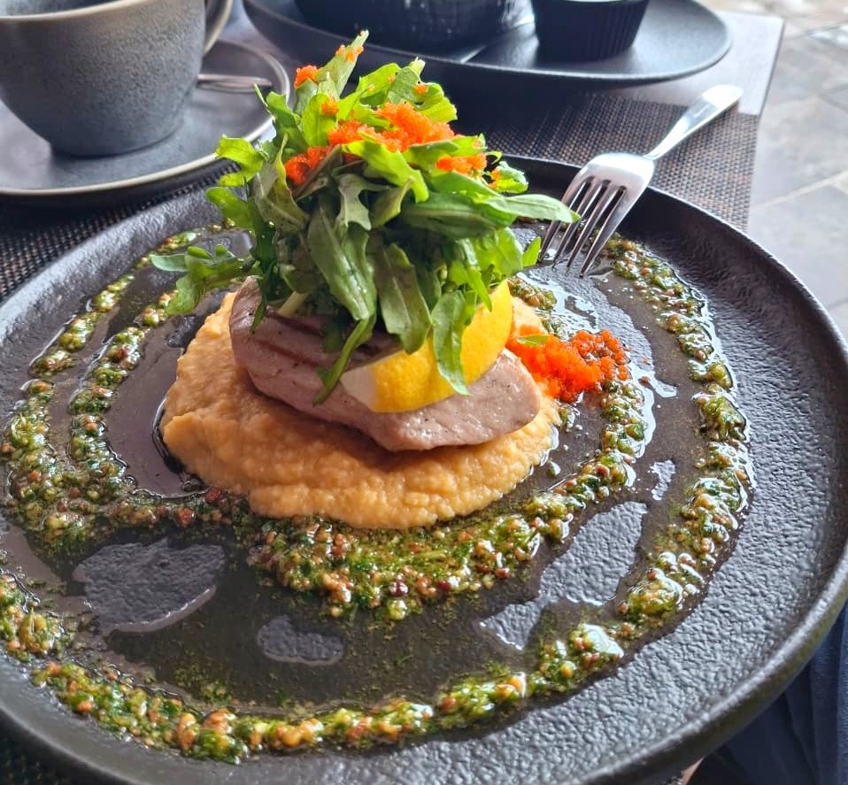 Медальон из тунца, ~650 руб.