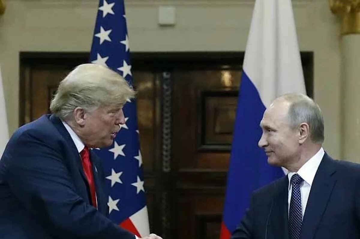    Президент США Дональд Трамп и президент РФ Владимир Путин на совместной пресс-конференции по итогам встречи в Хельсинки. 2018 г.