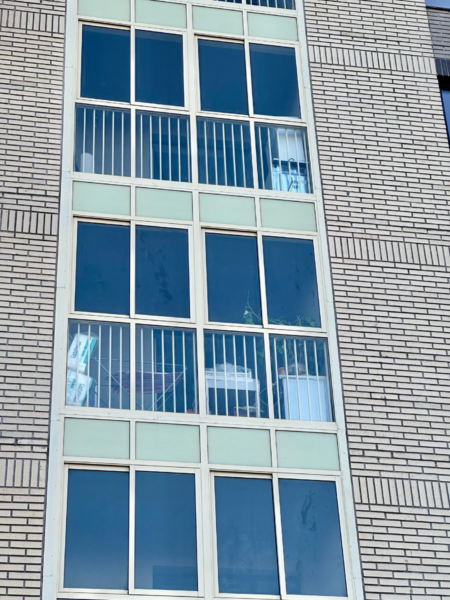 Люди уже переехали. Или вот зачем нужен балкон :)