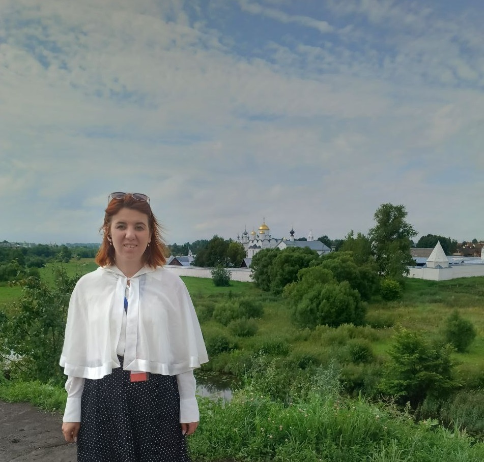 Смотровая площадка с видом на р. Каменка и Покровский женский монастырь. Фото автора. Июль 2025 г.