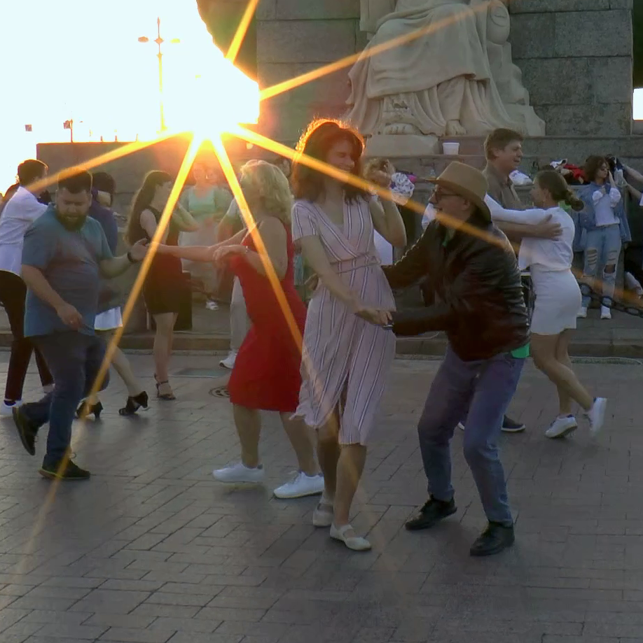 Школа танцев La Pantera MAMBO! OPEN AIR на Стрелке В.О. 11.07.2025