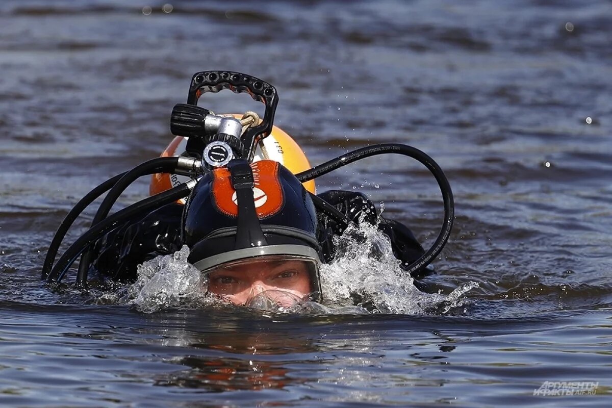    Более 250 мешков с мазутом водолазы подняли в Анапе 12 августа