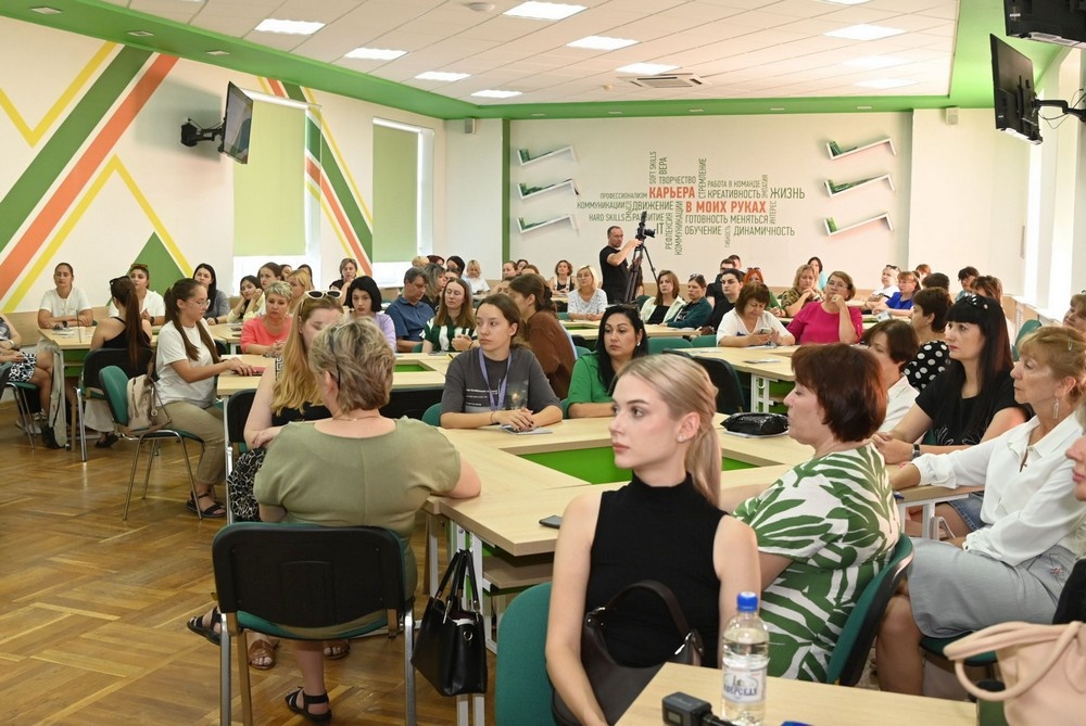    Фото с сайта правительства Ростовской области Александр Любименко