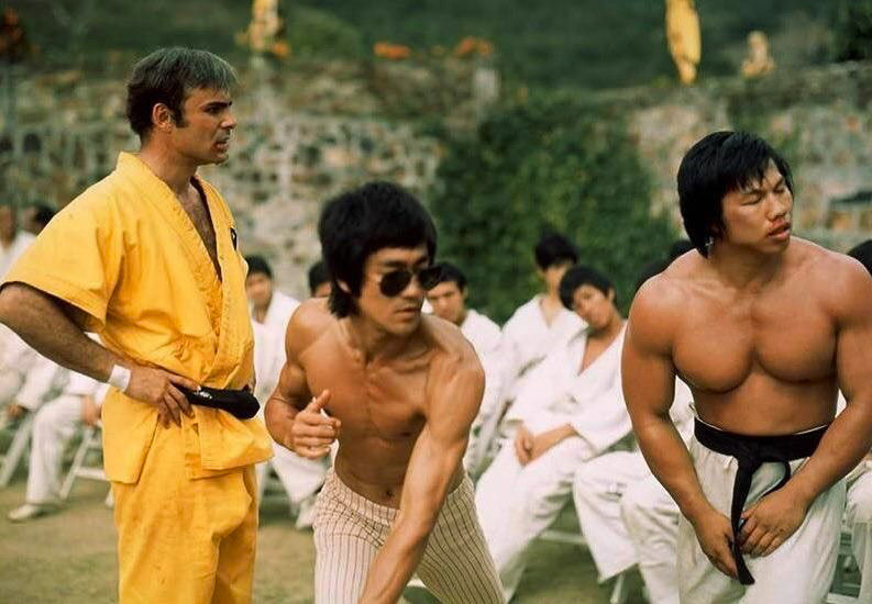 Рабочий момент съемок "Выход Дракона" (Реж. Роберт Клауз, 1973 г.) ©Warner Bros.