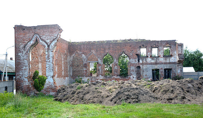 Руины синагоги на ул. Чонгарской, состояние до 2019 года. Источник фото: https://ridero.ru/books/bobruisk_i_evrei/freeText/?utm_medium=organic&utm_source=yandexsmartcamera
