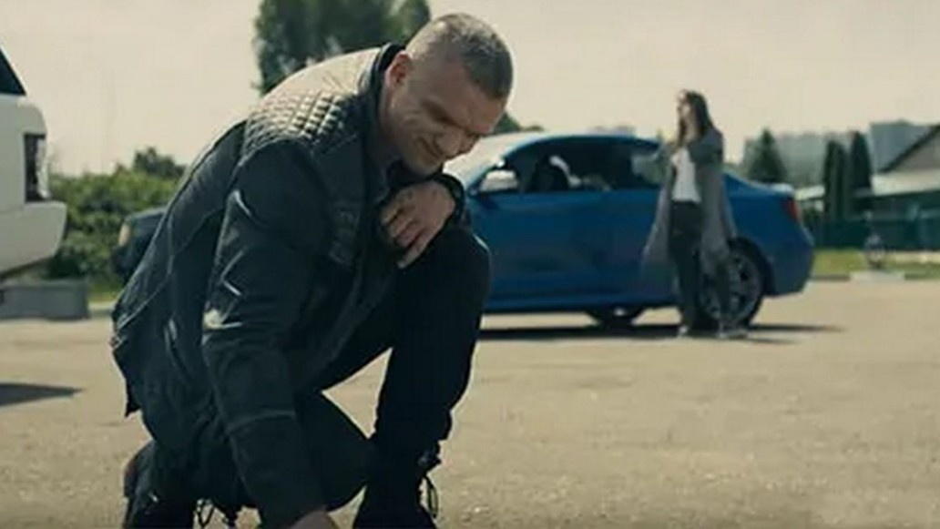 Владимир Епифанцев в сериале "Драйв" играет каскадера Антона Зимина. Фото из Яндекс-картинки. 