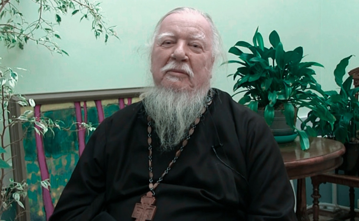 Димитрий Смирнов (07.03.1951 — 21.10.2020 гг.) — протоиерей, церковный и общественный деятель.