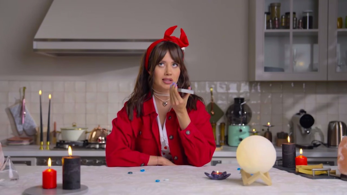    Кадр из тизера сериала Няня Оксана