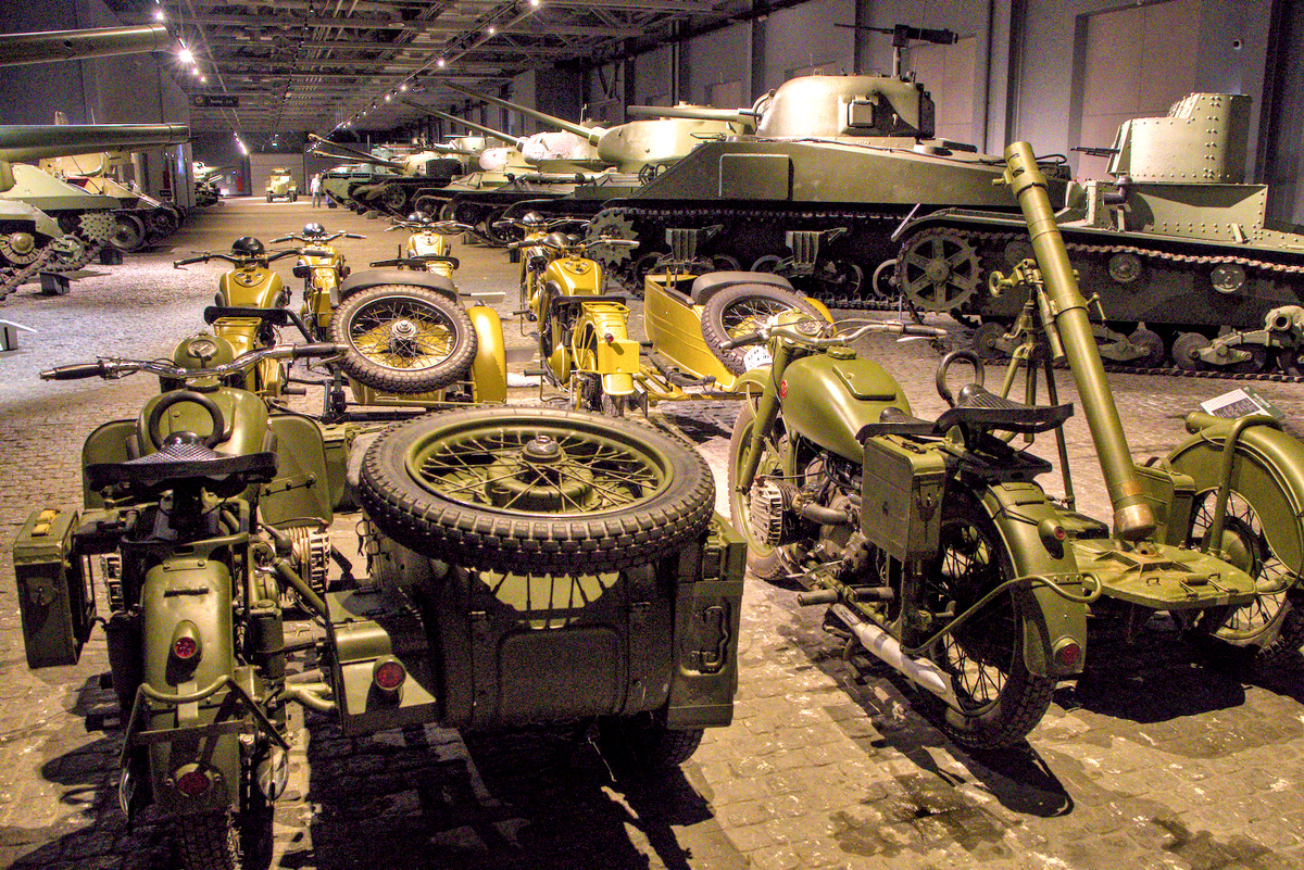 Общий вид первого этажа павильона "Музей военной техники"