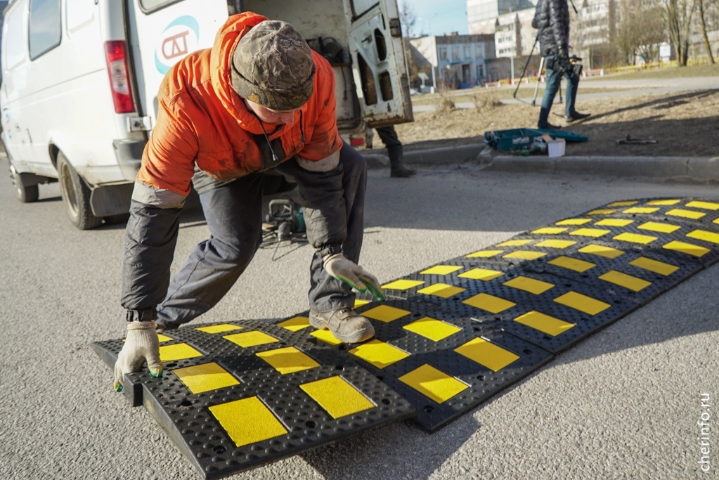    Искусственную неровность на улице Боршодской поставили по просьбе сотрудников предприятия.