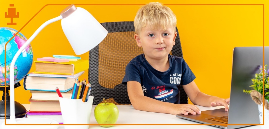 Новый учебный год — повод обновить рабочее место ребёнка. Грамотно организованная зона помогает лучше сосредоточиться, поднимает настроение и снижает усталость.