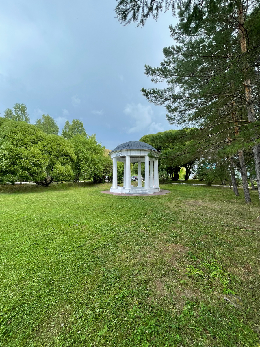 Территория гостиницы Сталагмит