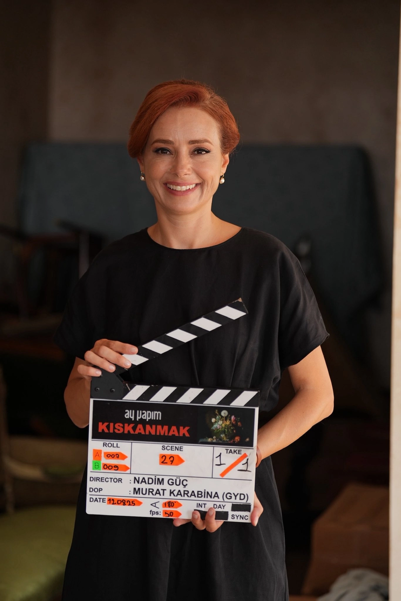 Кадр со съёмок сериала "Ревность". Картинка из Интернета.