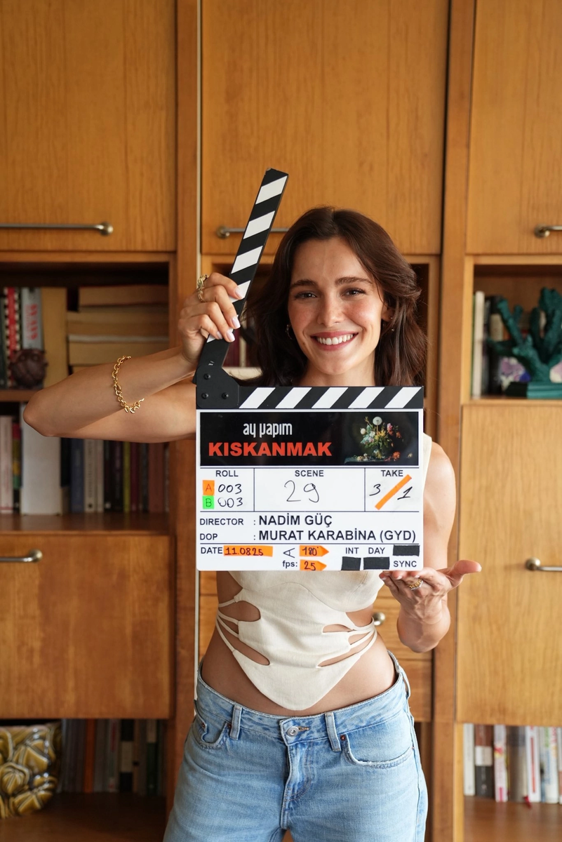 Кадр со съёмок сериала "Ревность". Картинка из Интернета.