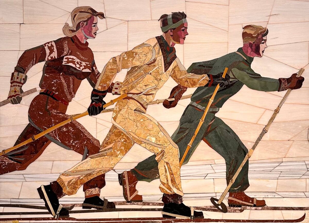 Лыжники. 1950. Мрамор, флорентийская мозаика. Курская картинная галерея имени А.А.Дейнеки