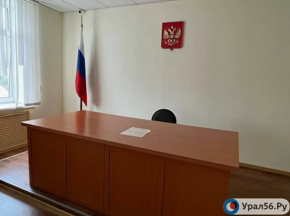    В Орске девочка сломала ногу на батуте в День рождения