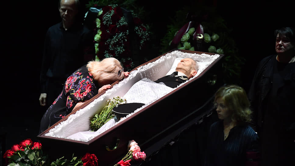 Прощание с народным артистом России Краско Иваном Ивановичем в театре имени В.Ф. Комиссаржевской.📷Фото: Евгений Павленко / Коммерсантъ