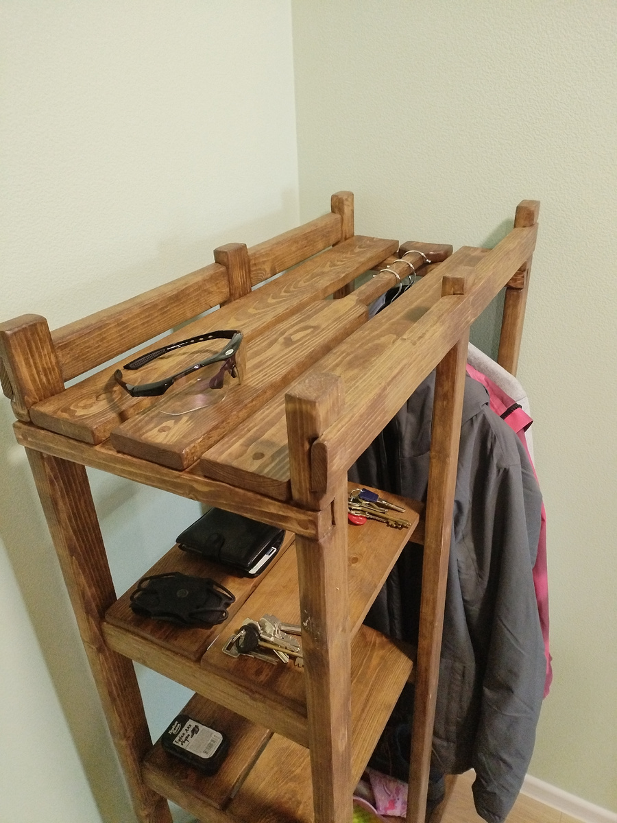 Вешалка в прихожую