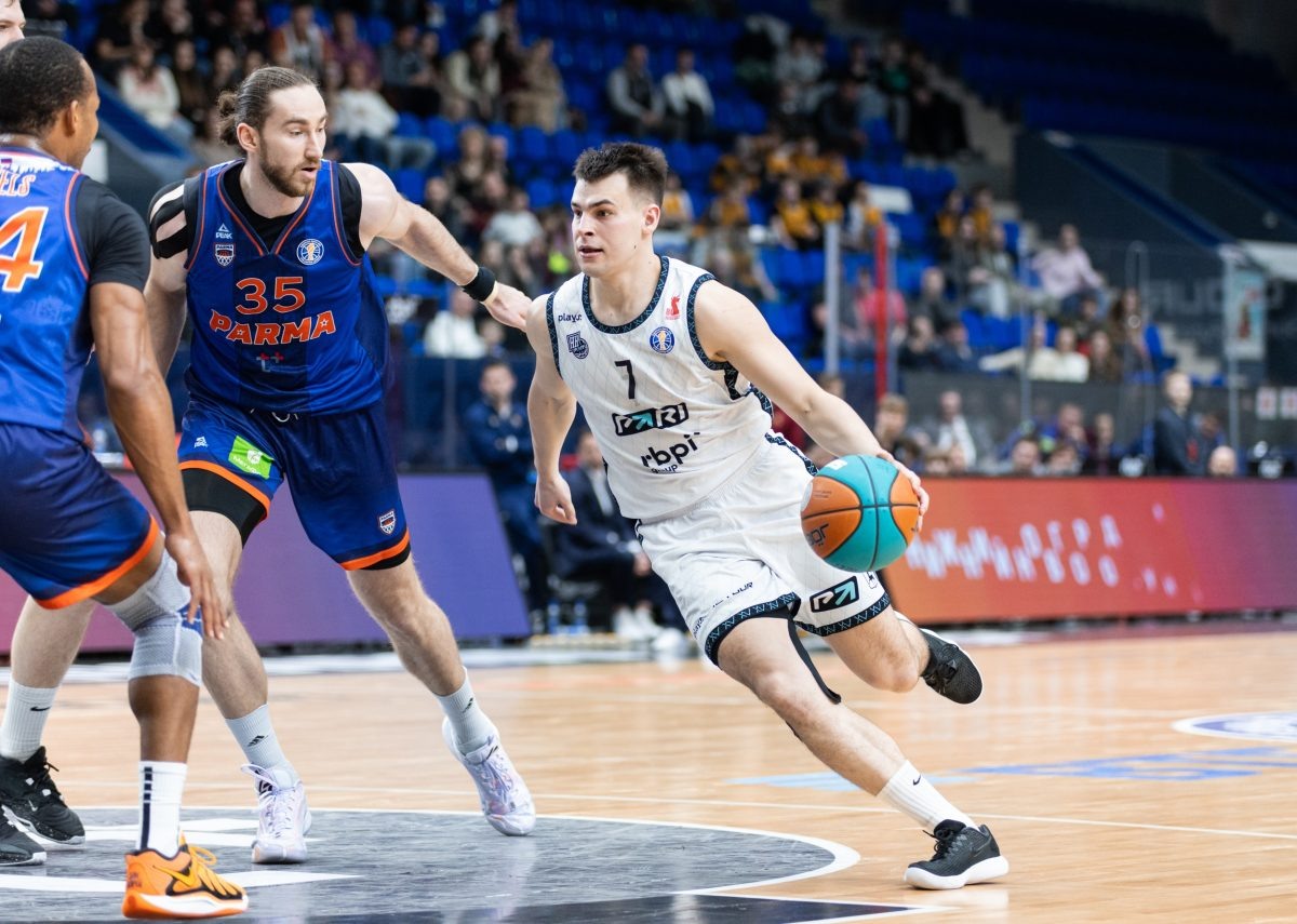    В прошлом сезоне нижегородцы выиграли все матчи у пермяков