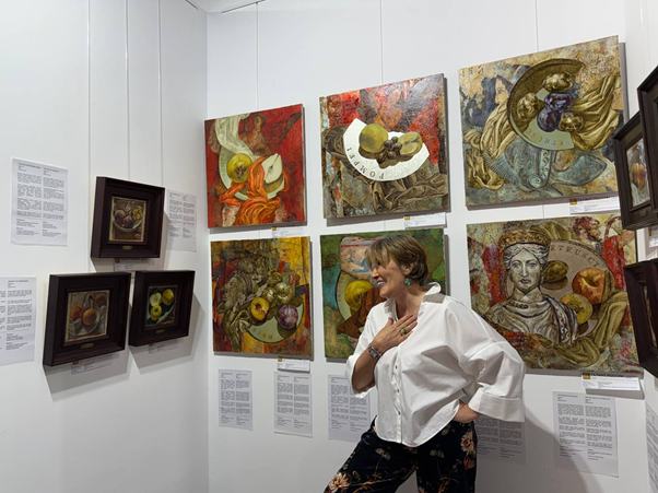 Общероссийская выставка «Талант России» в галерее «Арт-Коммуна» при поддержке Евразийского Художественного Союза. Экспозиция картин Елены Косовой (июнь 2025).