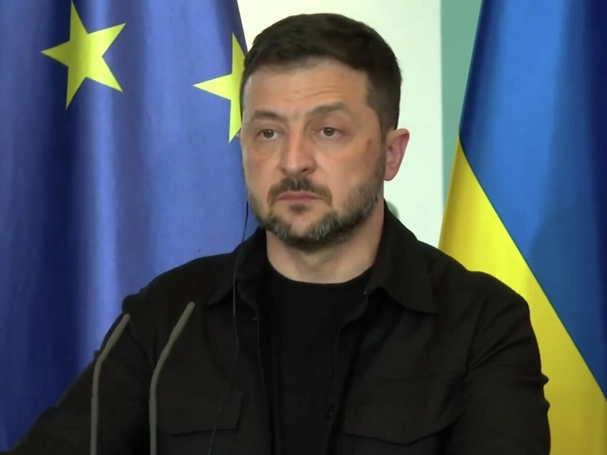    Странный вид Зеленского на пресс-конференции в Берлине© Соцсети