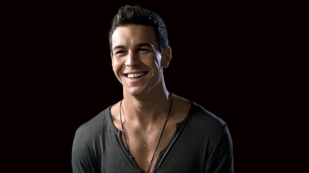 Марио Касас