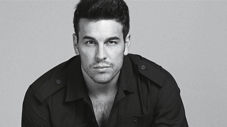 Марио Касас