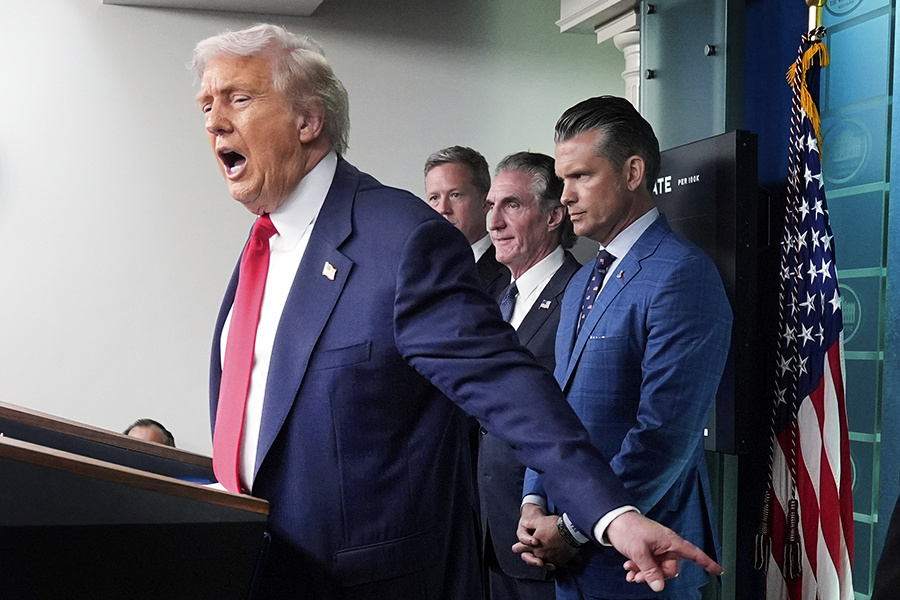    © Mark Schiefelbein/AP/TASS