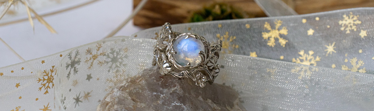 Помолвочное и обручальное золотое кольцо «Иола»