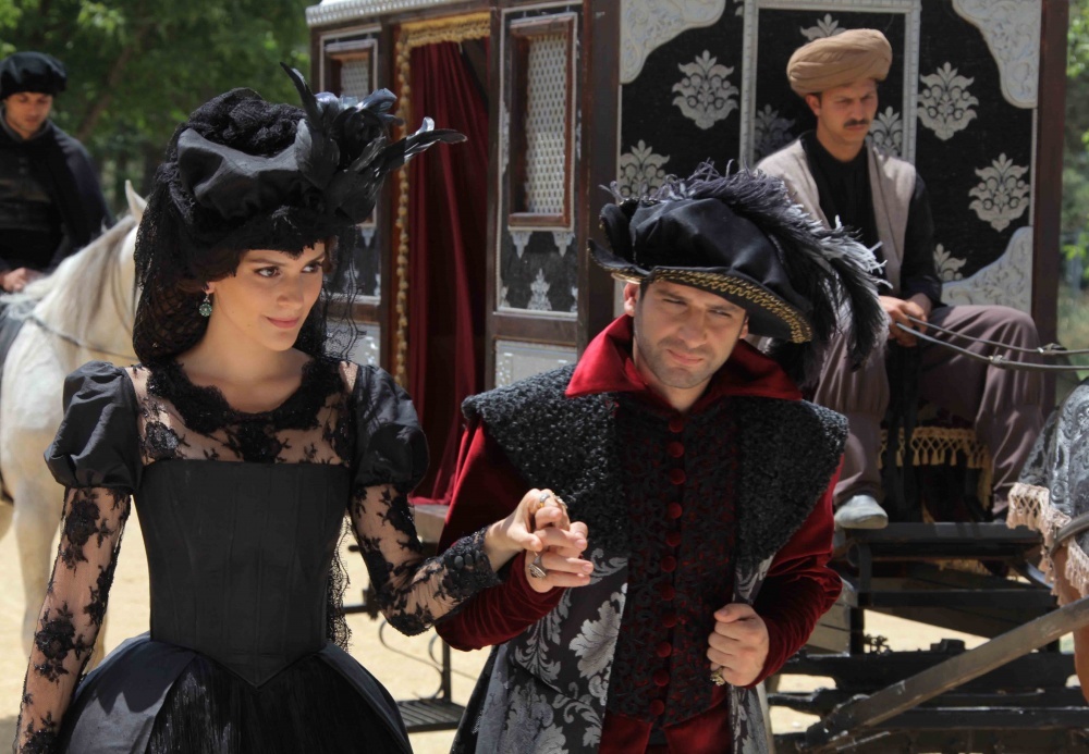 кадр из сериала "великолепный век", Бергюзар Корель, яндекс фото