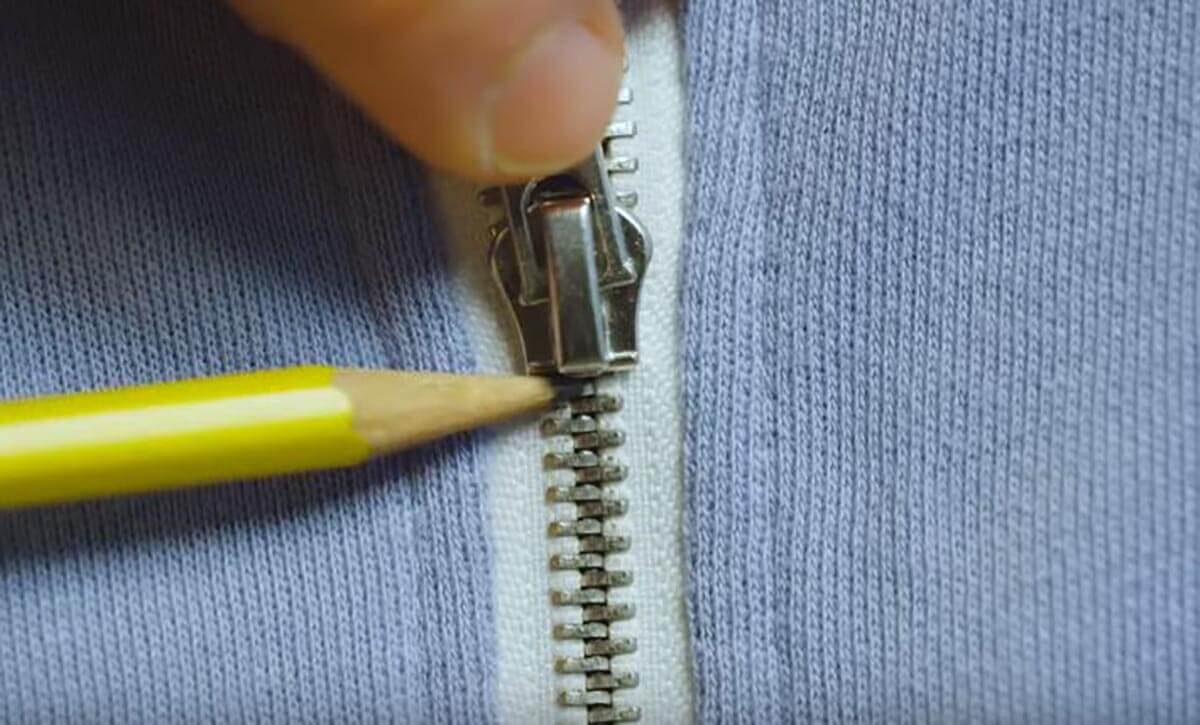    Как нанести графитовый порошк. Источник изображения: youdrop.ru