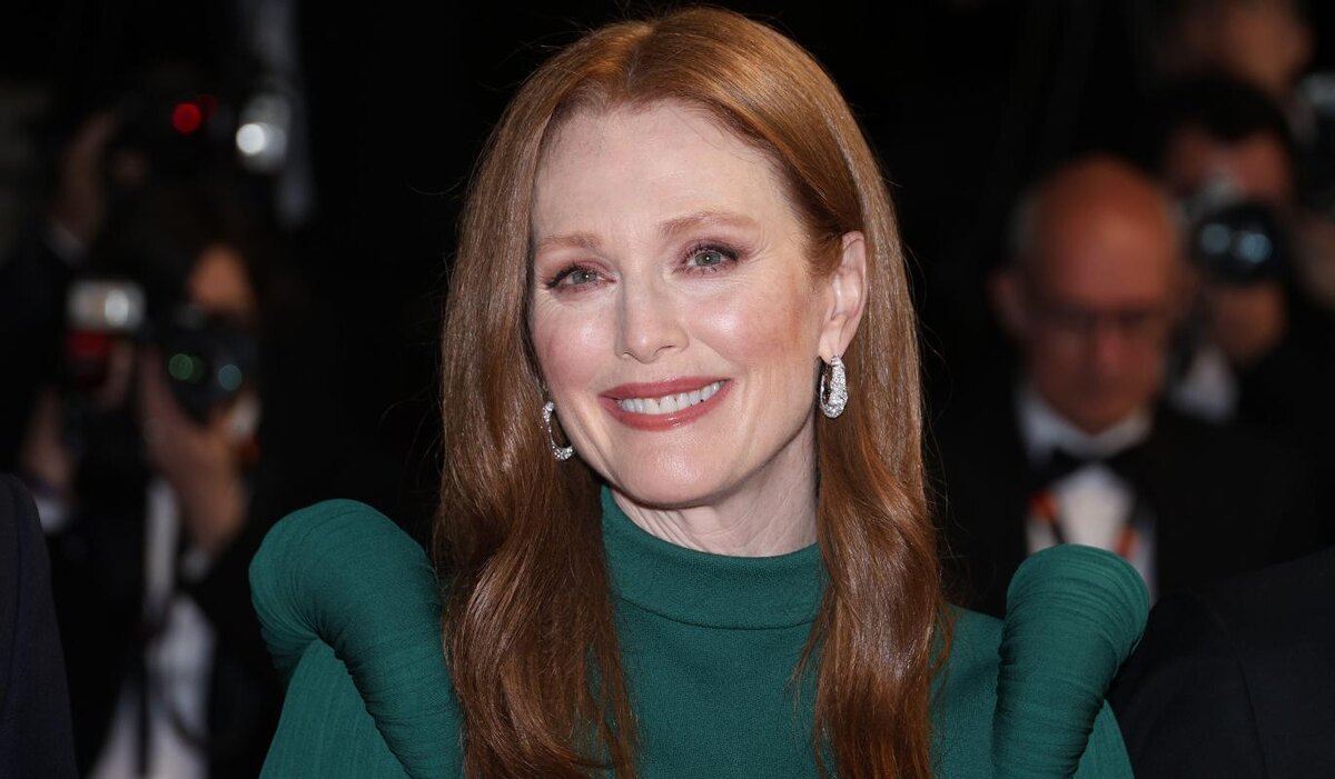     Джулианна Мур встревожила поклонников своей худобой