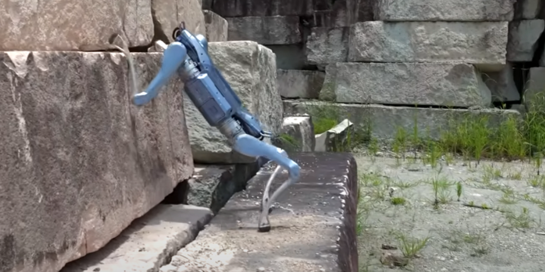 Unitree A2 Stellar Hunter — когда собака и спорткар слились в одном теле