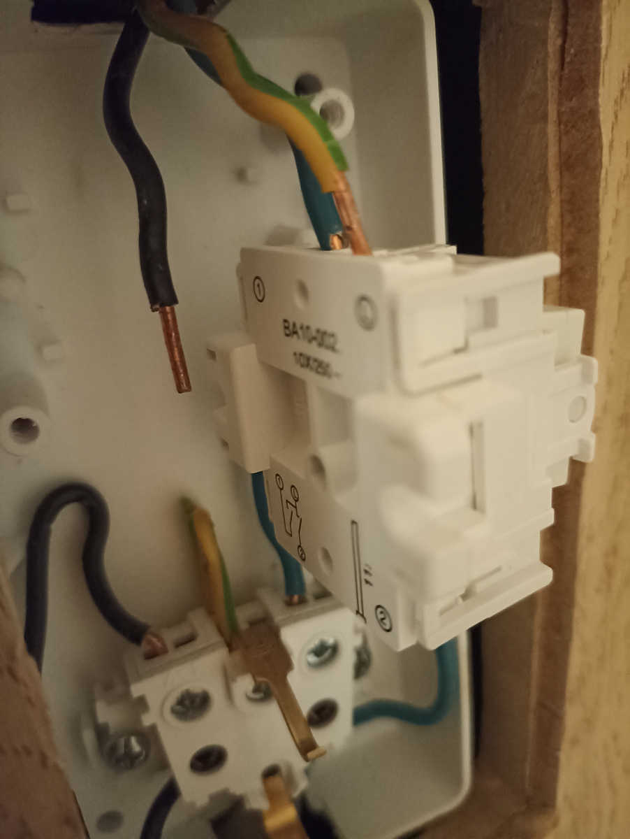 Новая схема выключателя 