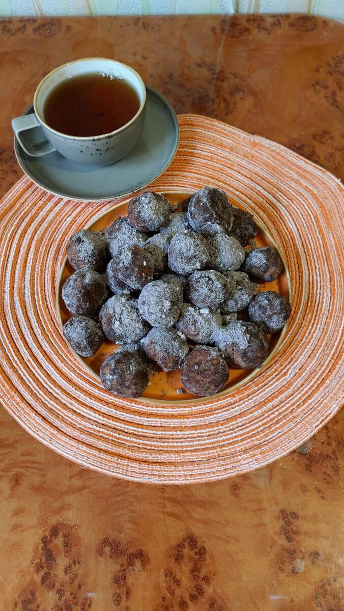 Чай с конфетами