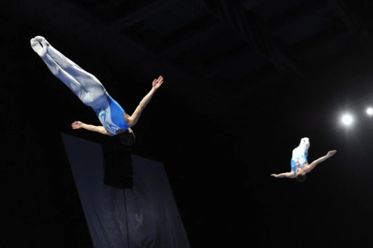    Нартов и Пантелеев завоевали золото в синхронных прыжках на батуте