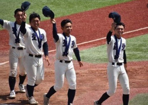 Вот эти возмутители спокойствия слева направо Ким Соджун, Гойко Митич... извините. 