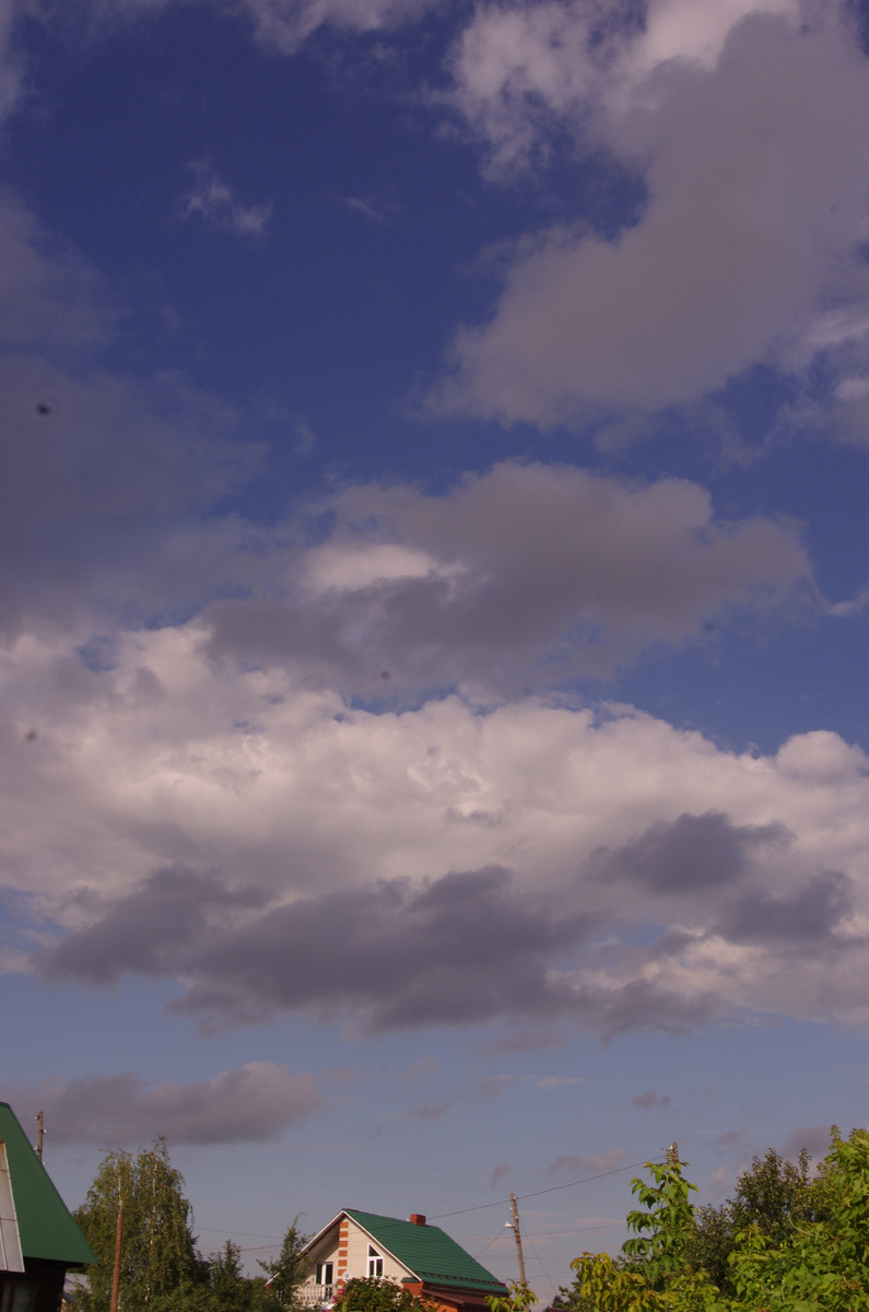 А тучи вновь рядом уже, ну нечего успеем! 