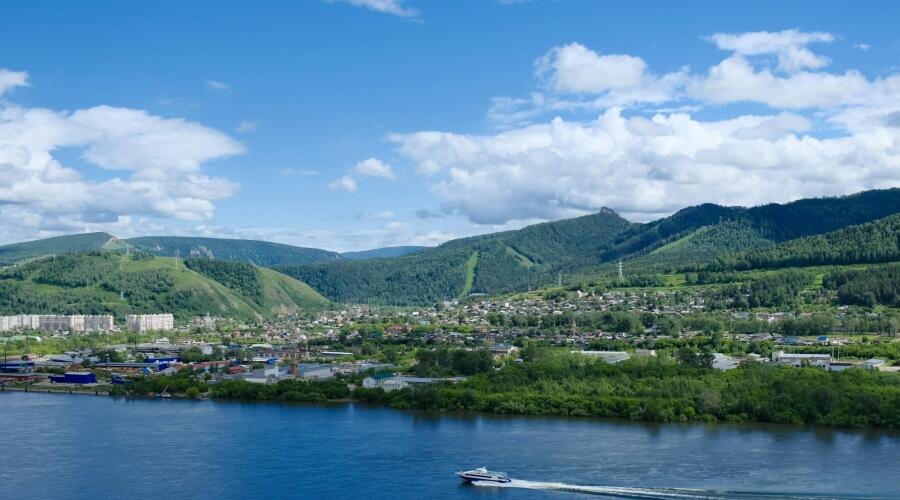    Вид на реку Енисей в Красноярске Фото: Kir Shu on Unsplash