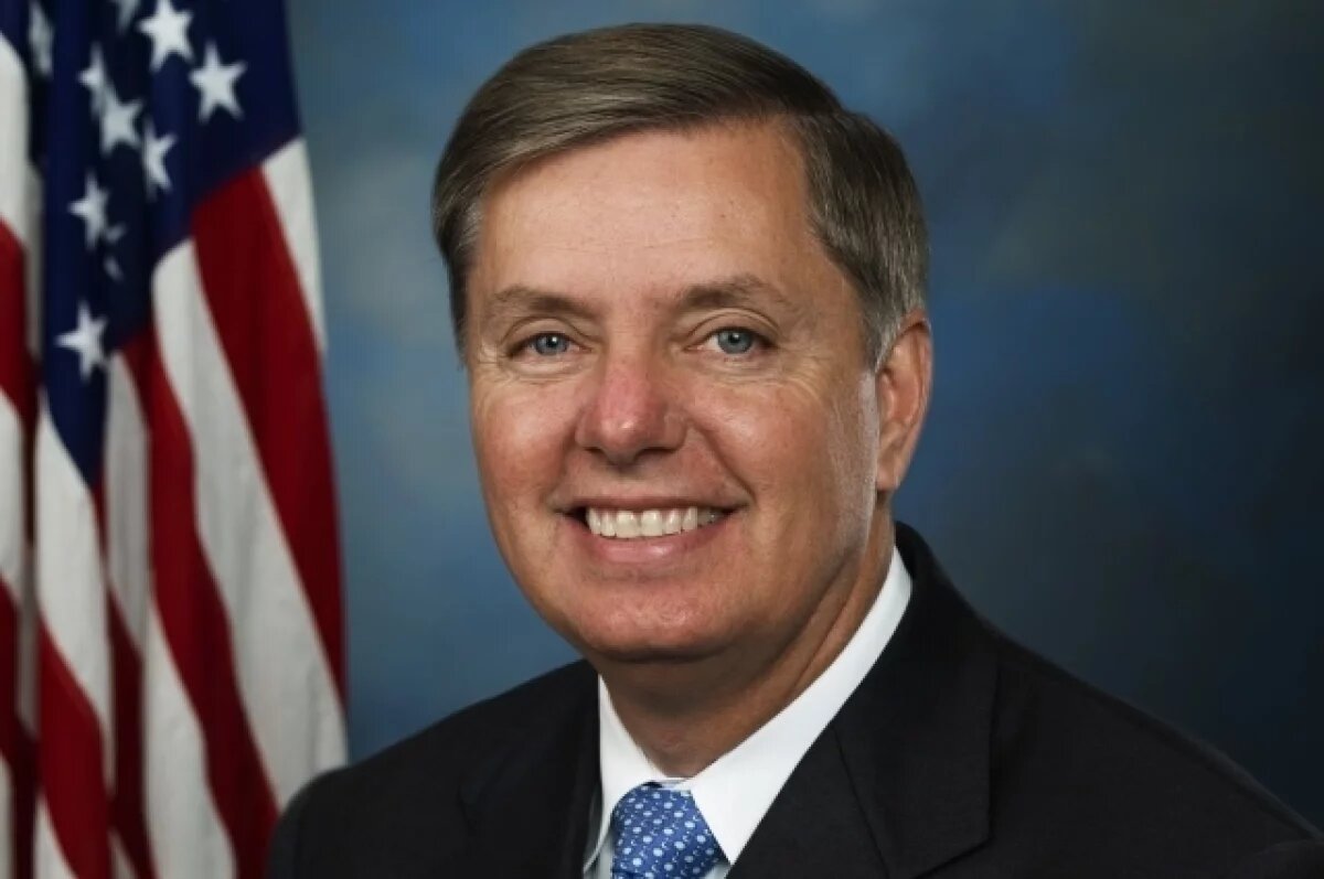    Американский сенатор Грэм заявил о страхе ехать на встречу Путина и Трампа