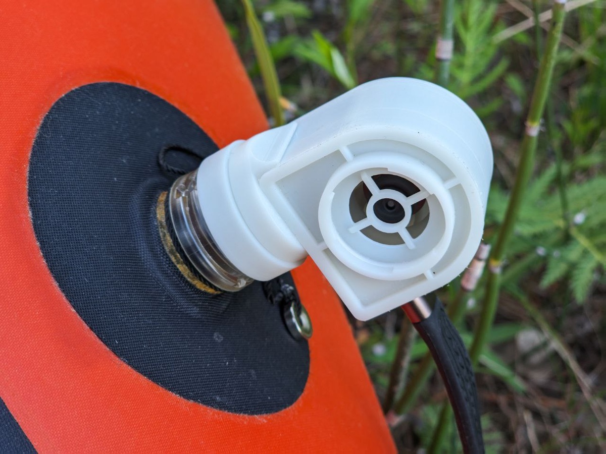 Насос Каблучок в белом корпусе