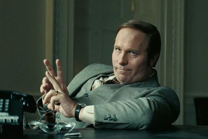 Психология «временщика»: управление с целью личного обогащения