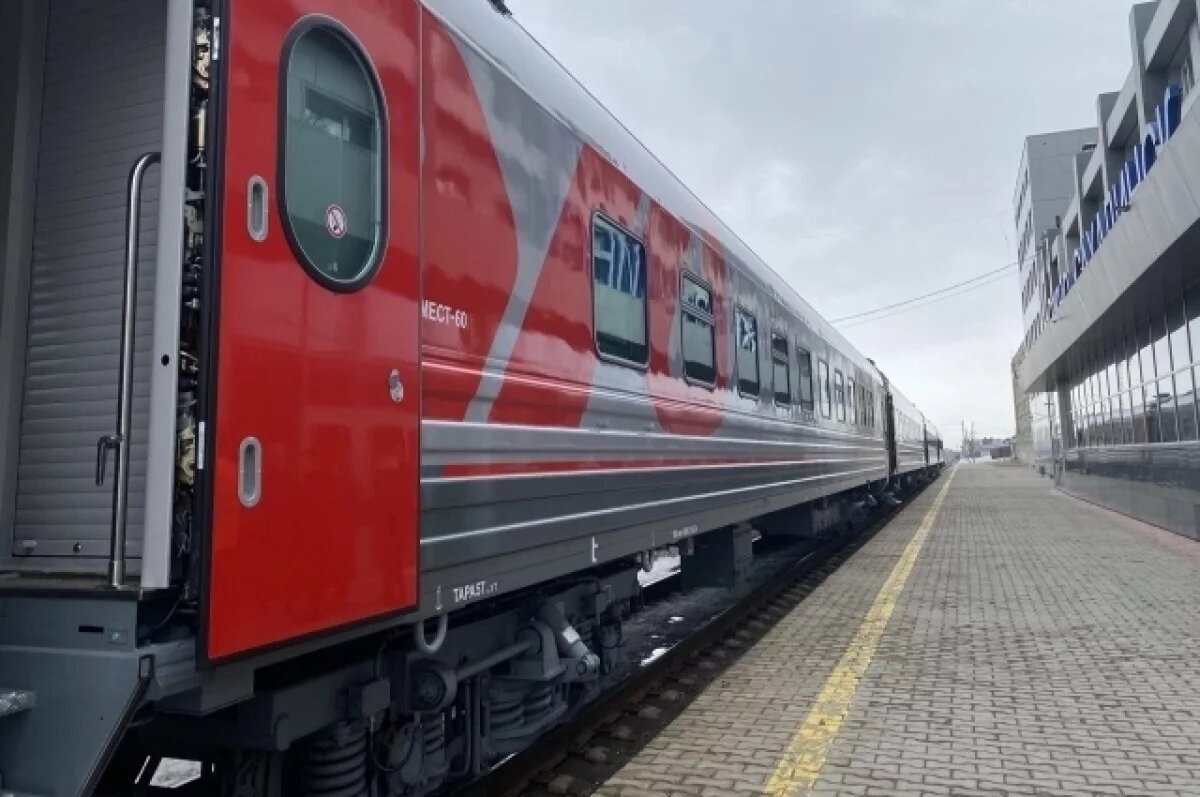    Двух пьяных хабаровчанок, устроивших дебош, высадили с поездов в Приморье