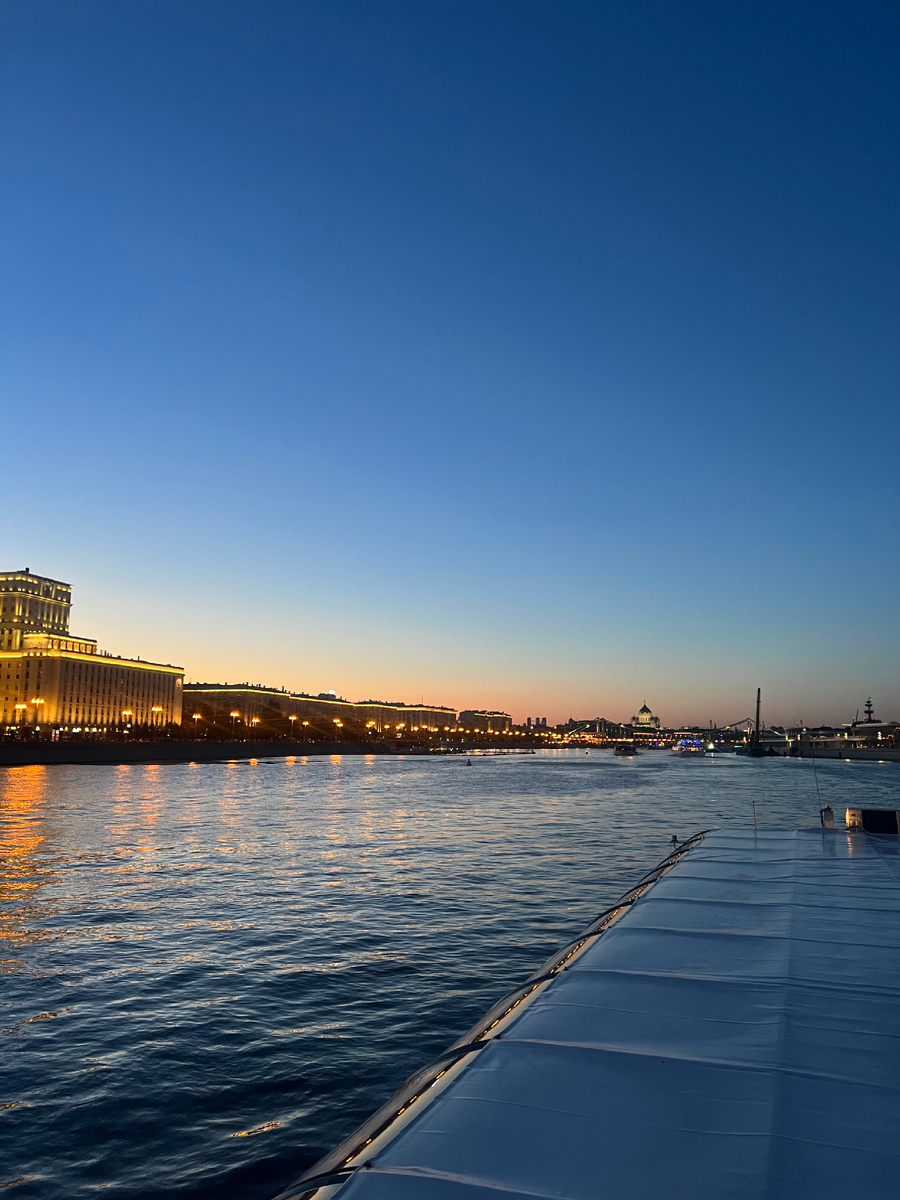 На фото ночная Москва