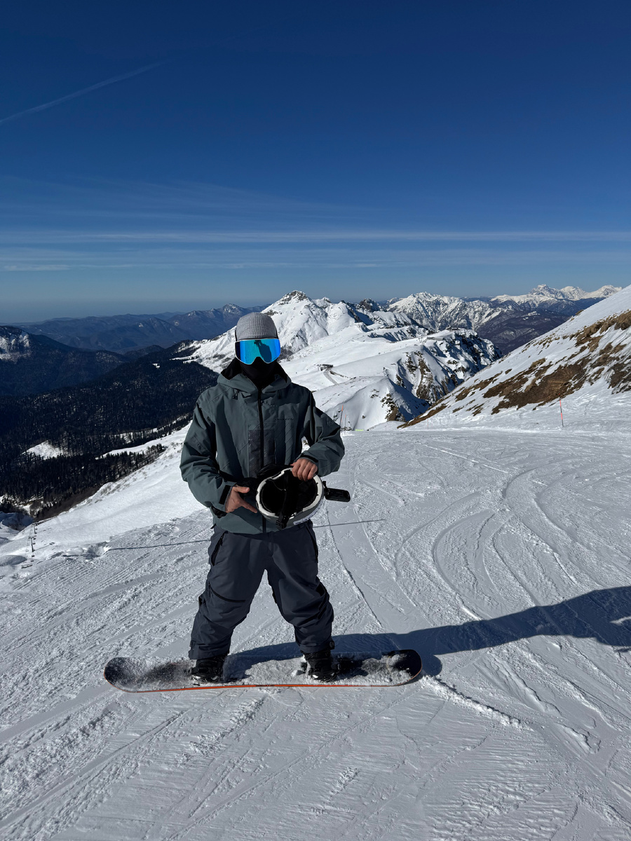 Сноубордист на Роза Хутор 