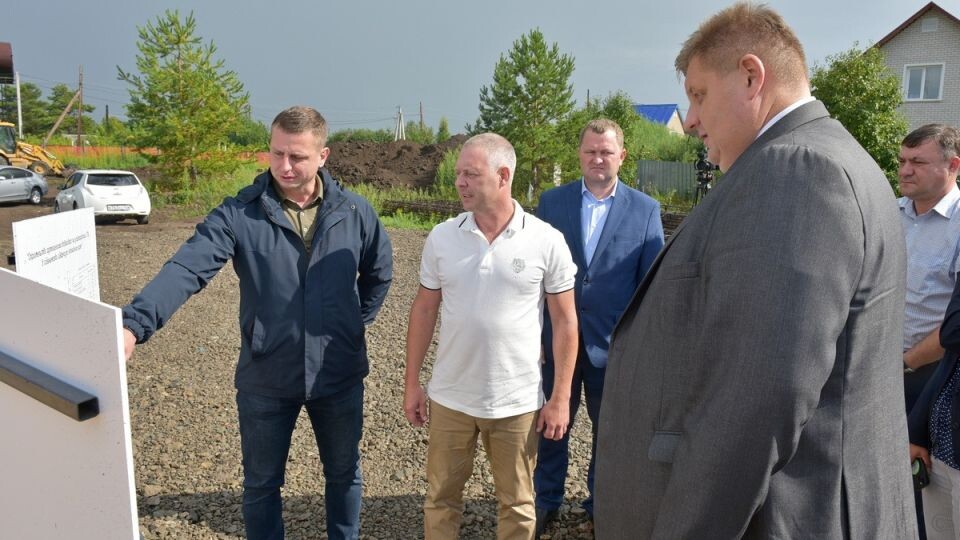    Выездное совещание по строительству нового водозабора в Сибирской Долине. Источник: barnaul.org