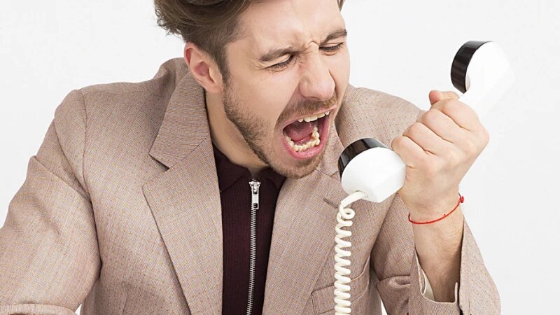     Разговор по телефону, коллектор. СС0