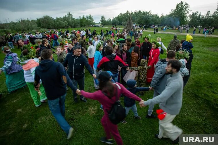Хоровод соберут 15 августа на озере Комсомольском. Фото: Александр Кулаковский © URA.RU