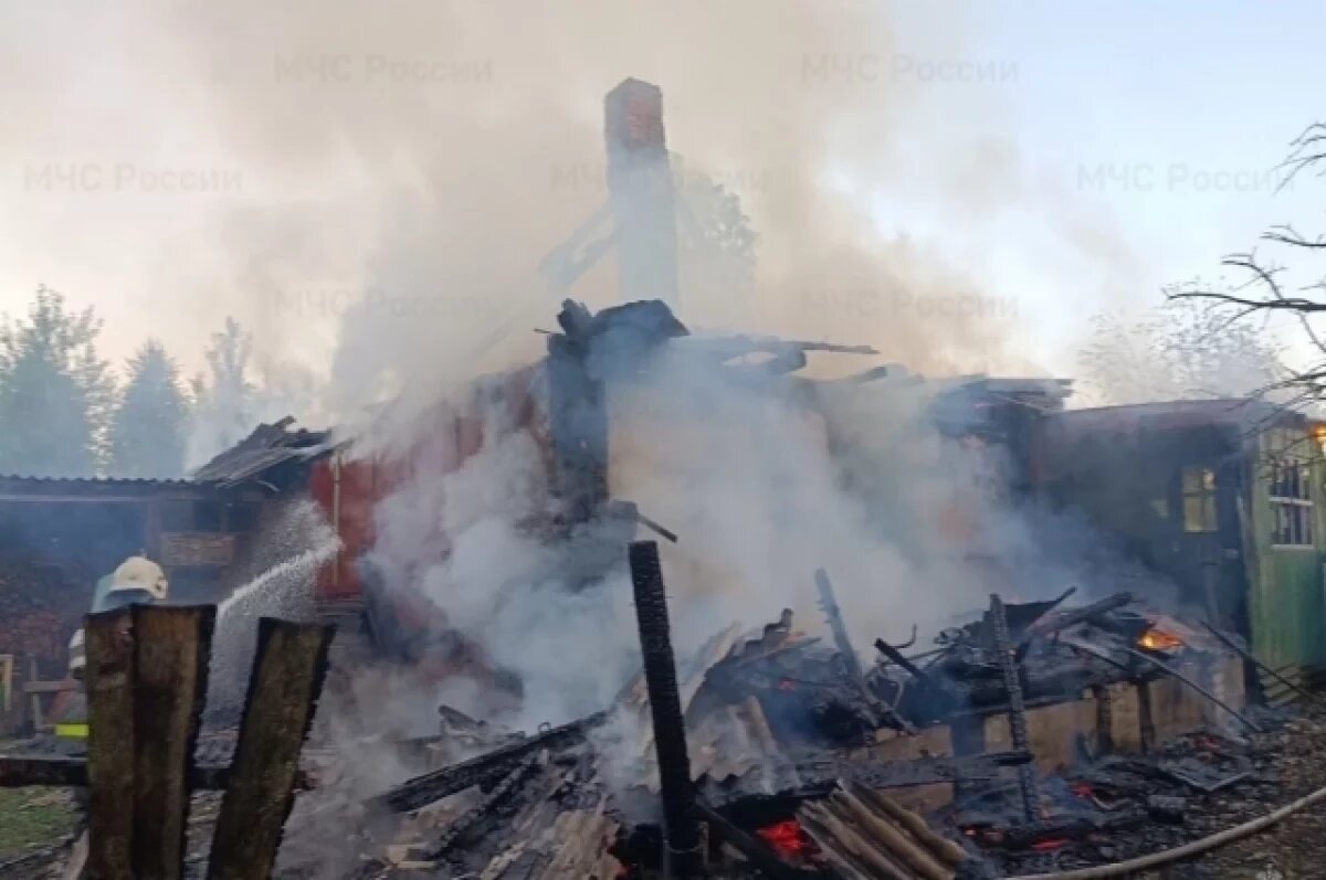    Вечером 13 августа в брянской деревне Мылинка сгорел частный жилой дом